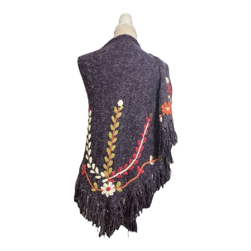 Peruvian Trading Co Fringe Knit Poncho Cape One Size Purple Red Floral - Picture 3 of 10